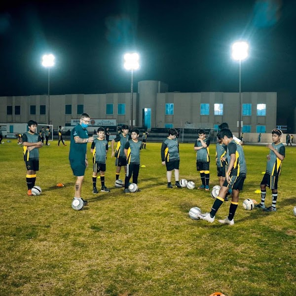 Sharjah Wanderers Sports Club — Swimming in Sharjah